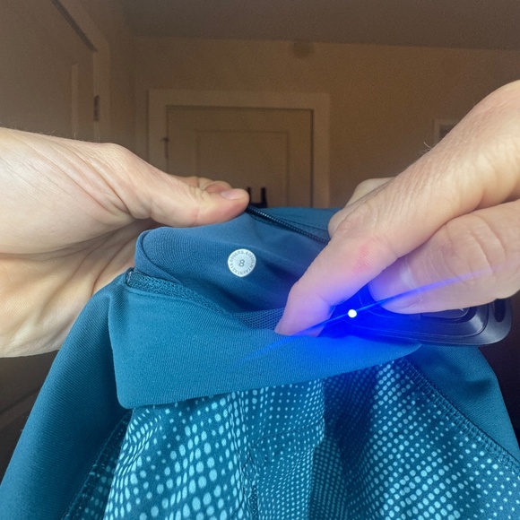 Lululemon Speed Up Short 4" – Teal Reflective Print – Size 8 - Picture 3 of 3